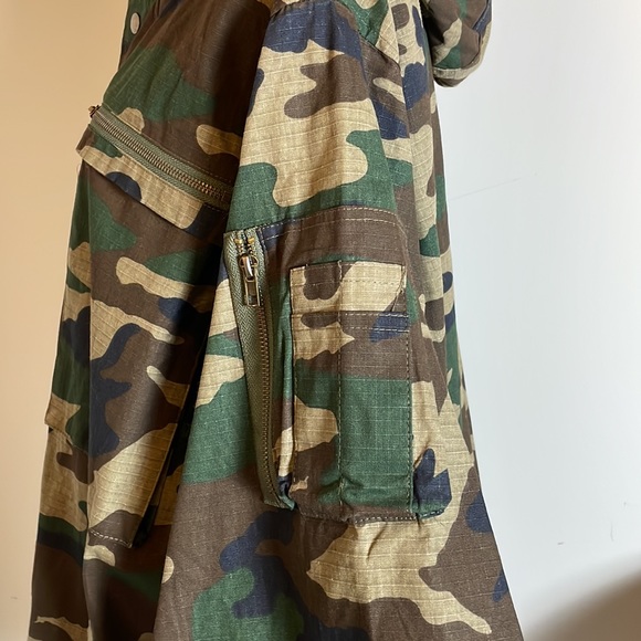 “Profound Aesthetic” Unisex Hooded Camouflage Poncho Jacket - Picture 5 of 12